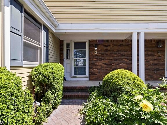 2nd image of 47 Constitution Way