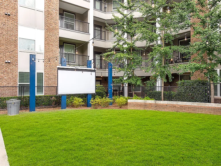 1760 Apartments — Photo 16