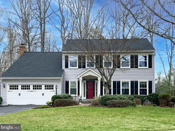 9525 Oak Stream Ct, Fairfax Station, VA 22039