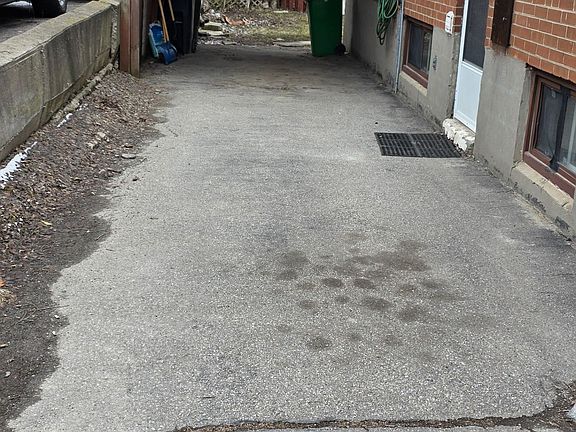 2nd image of 3172 Weston Rd
