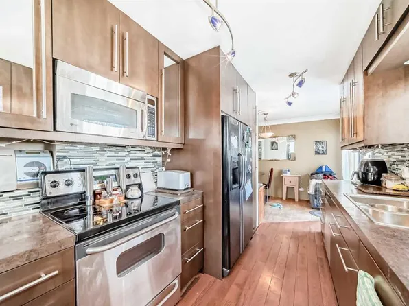 440 S 36th Ave NW, Calgary, AB T2K 0C3