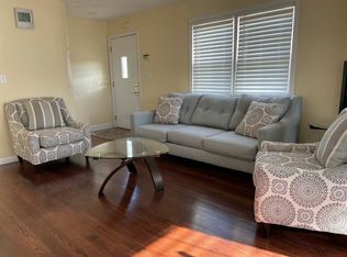 46 Walnut Ave E, Farmingdale, NY 11735
