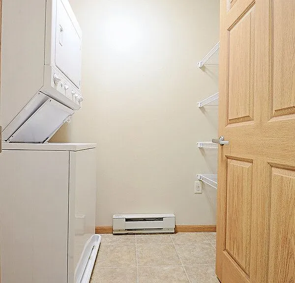 Hawk Pointe Apartments — Photo 21