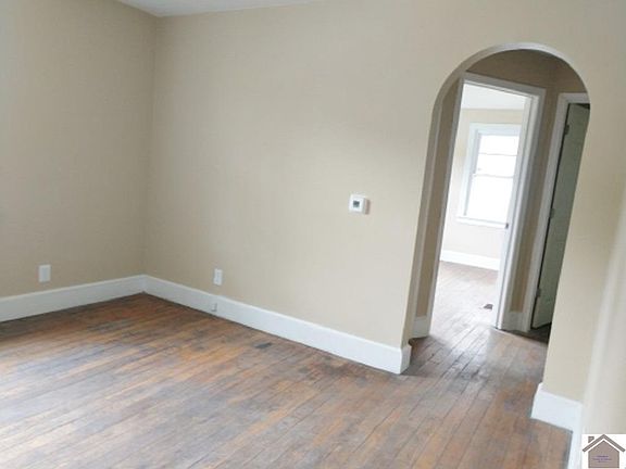 5th image of 3001 Clark St