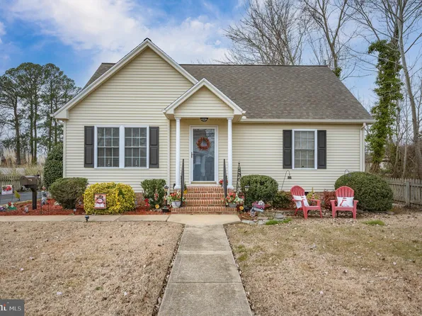 131 N Somerset Ave, Crisfield, MD 21817
