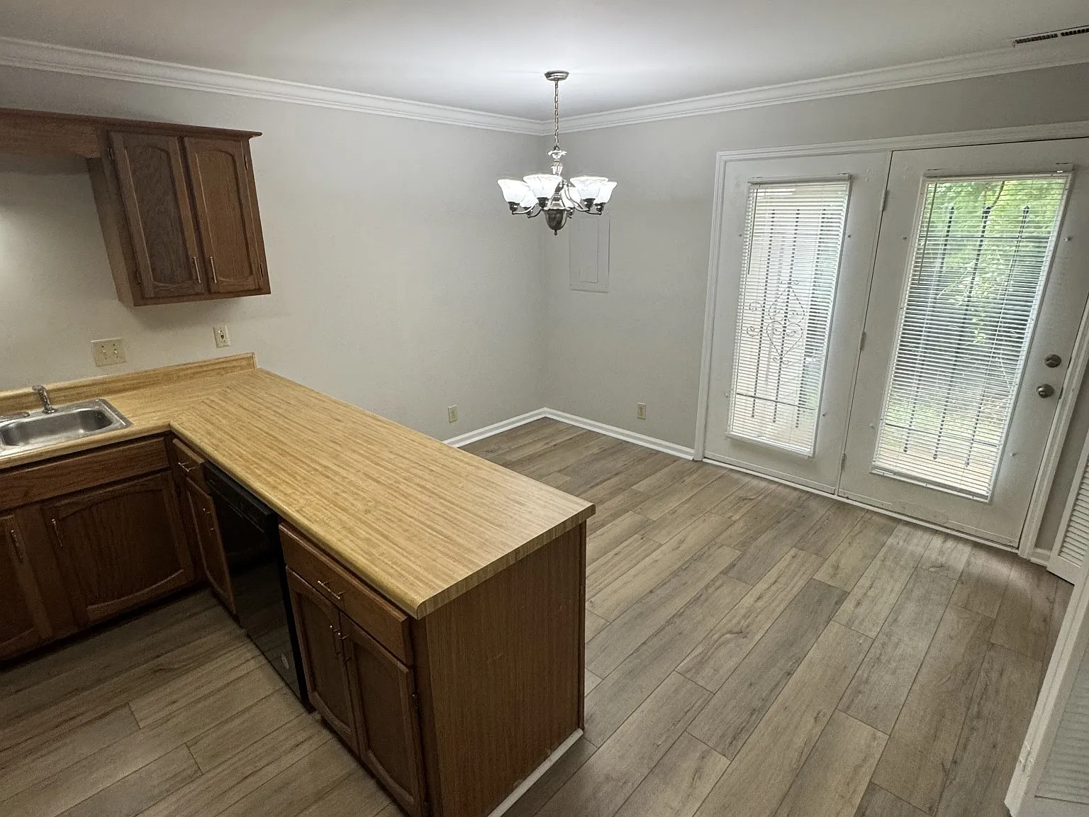 2 bed, 1.5 bath, 1122 sqft, $1,495 — Photo 4