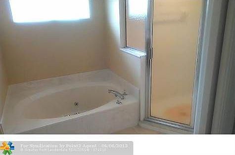 3rd image of 1989 SW Logan St