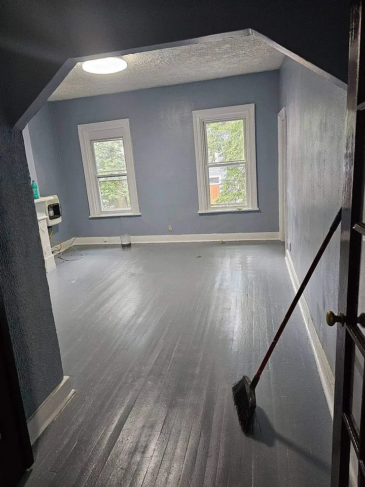 3 bed, $1,495 — Photo 1