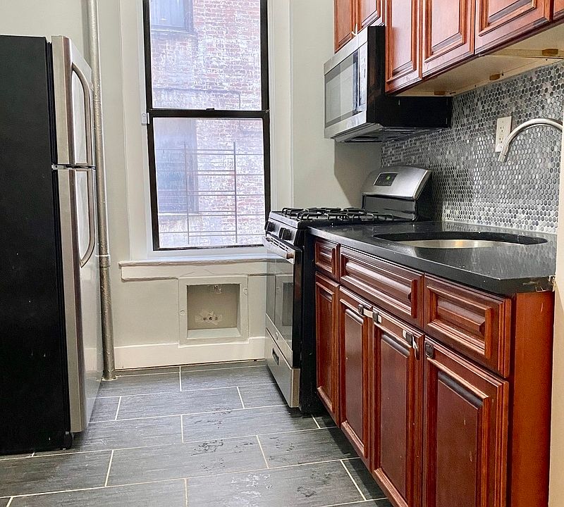 1st image of 270 Parkside Ave #A4