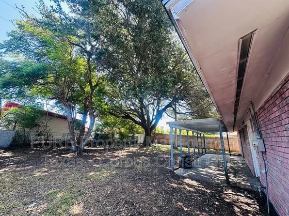 124 Marie Pl, Portland, TX 78374