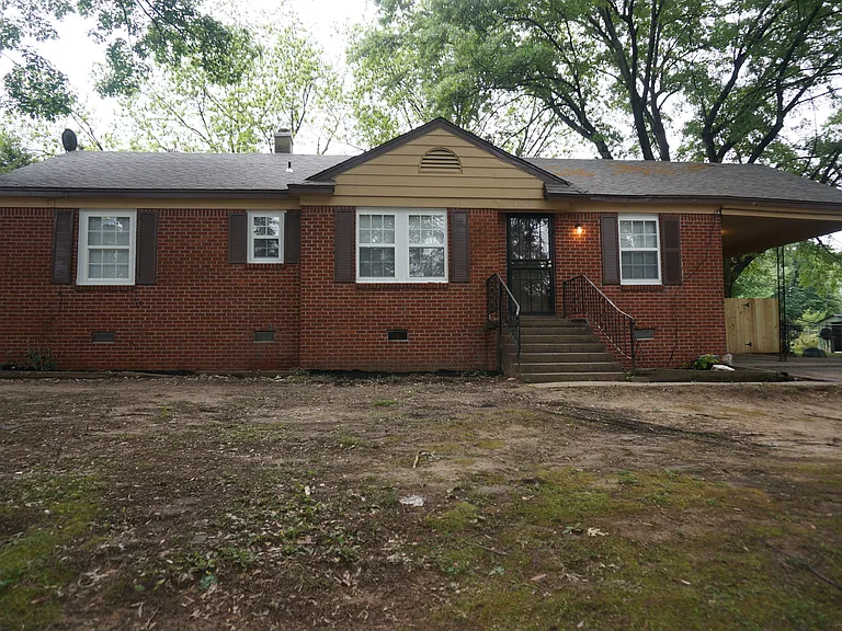 1217 Timothy Dr — Photo 1