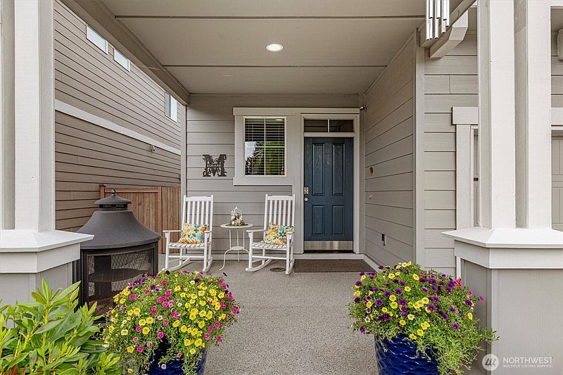 2nd image of 1009 29th Street NW