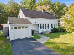 12 Pebble Hill Rd S, Syracuse, NY 13214