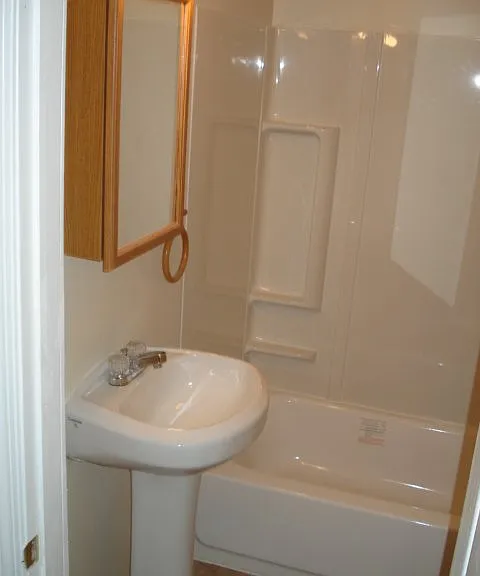 1037 Beard St #1 — Photo 14