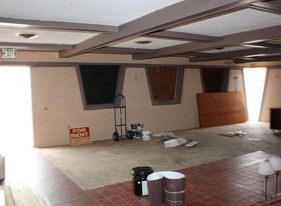 4th image of 3660 Summer Ave