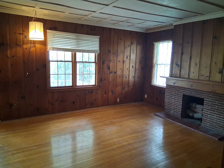 1644 Smallhouse Rd — Photo 3