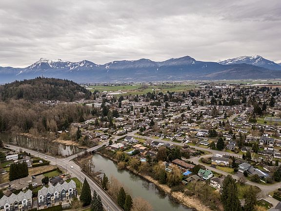 5th image of 46339 Hope River Rd #6