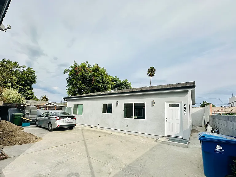 2852 Rosanna St #2852 — Photo 1