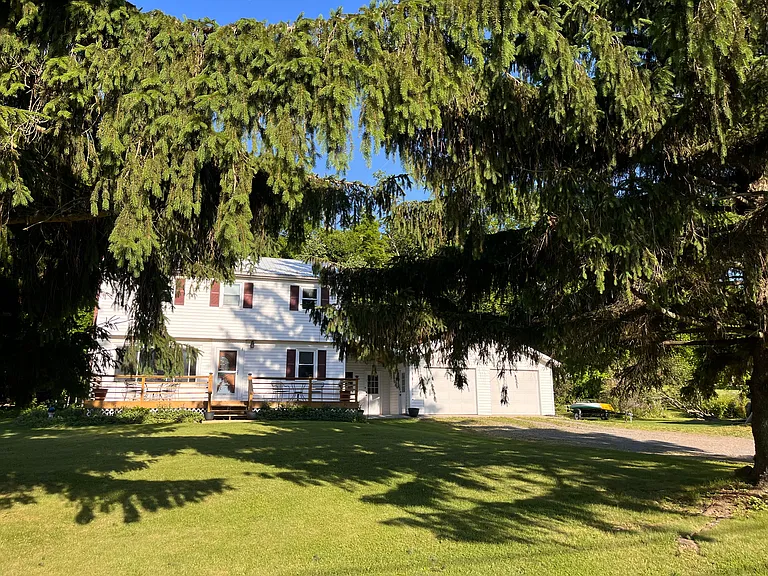 156 Sheffield Rd — Photo 2
