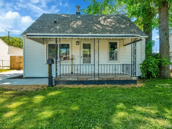 54 E Brockton Ave, Madison Heights, MI 48071