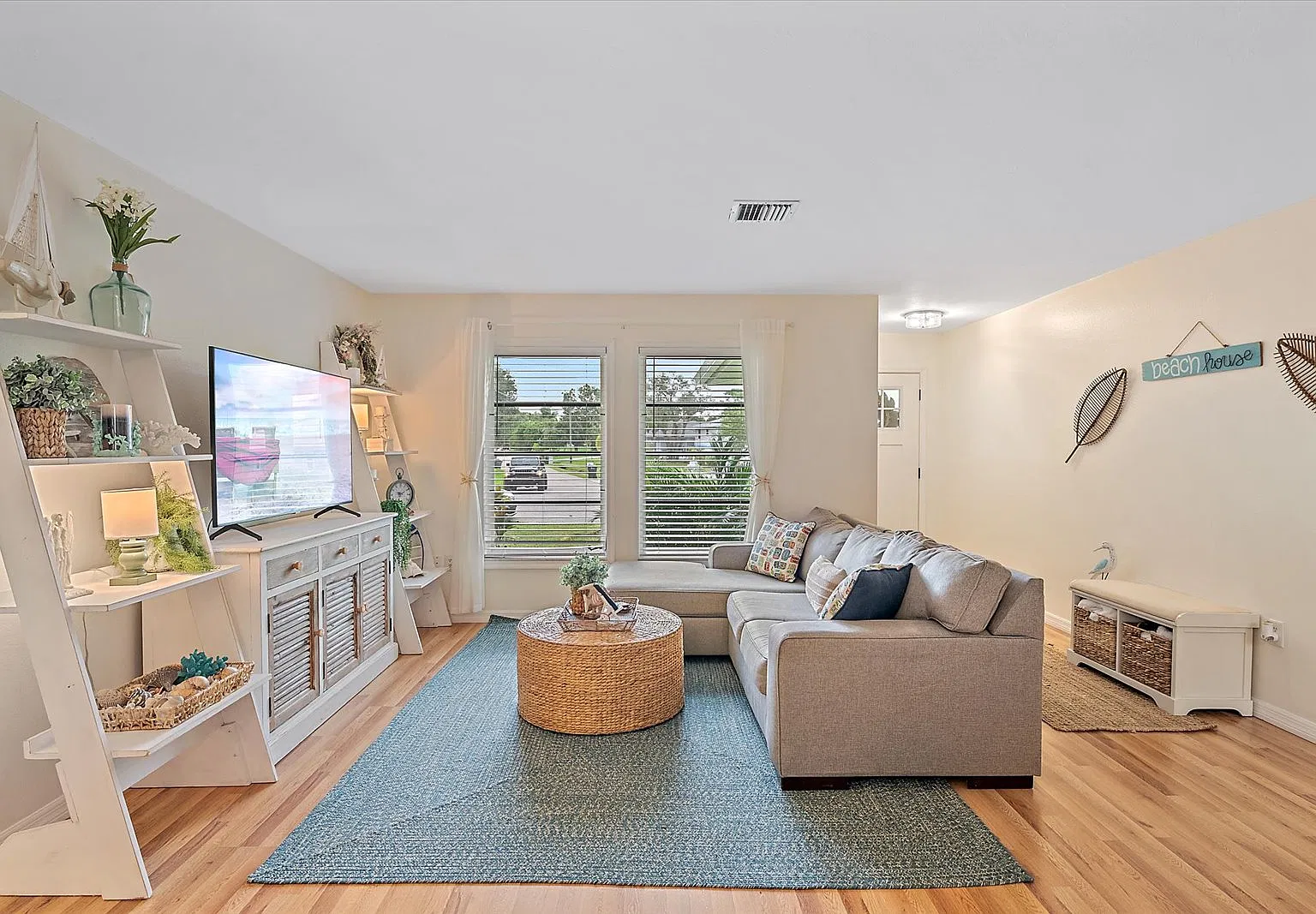 2 bed, 1525 sqft, $2,200 — Photo 3