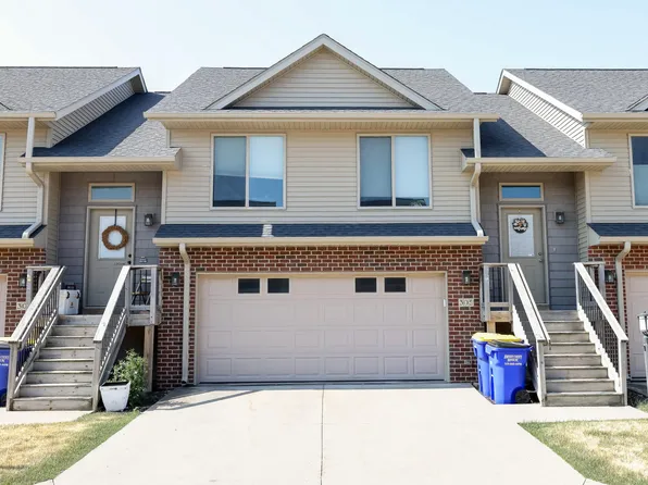 305 Piper Ln, Solon, IA 52333