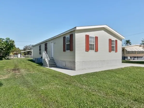 306 Pineapple St, Sebastian, FL 32958