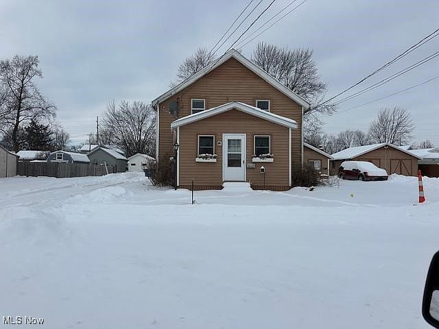 1st image of 121 West St