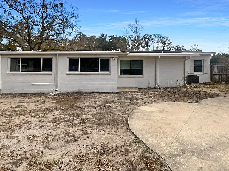 6128 Robbins Cir S — Photo 8