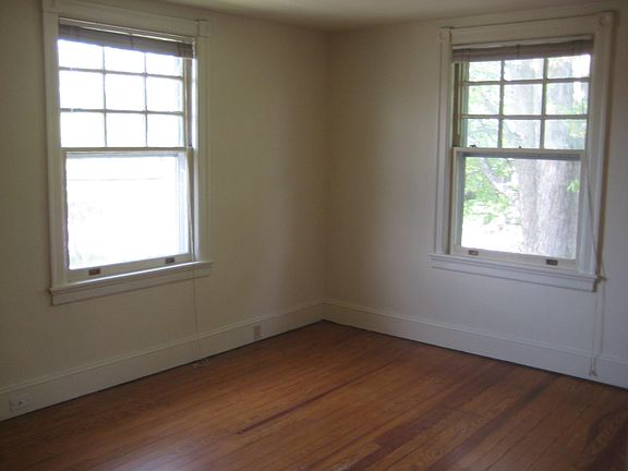 4th image of 101 E Benedict Ave #B