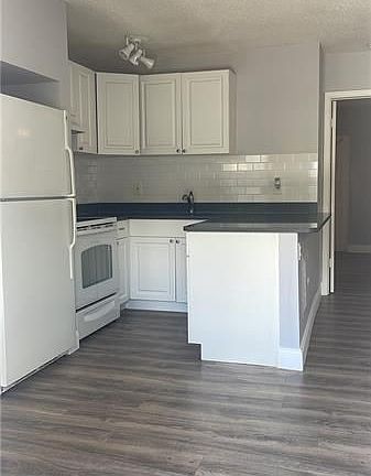 3rd image of 732 SE 15th St APT 3