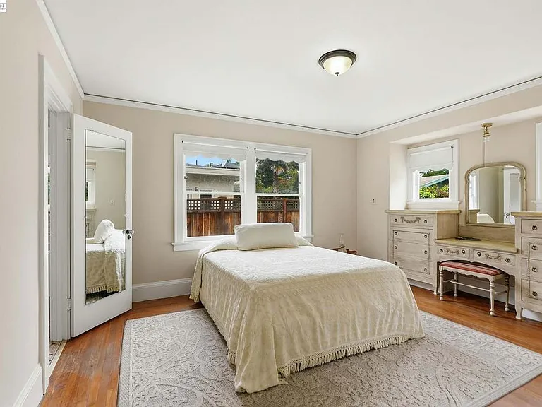 770 Grove Way — Photo 9