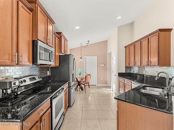 5th image of 2099 Brig St