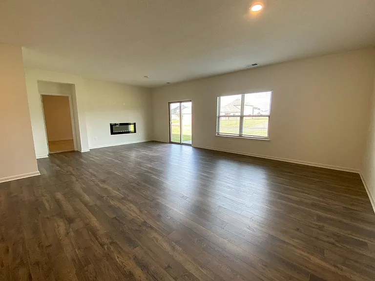 195 Daisy Dr — Photo 4