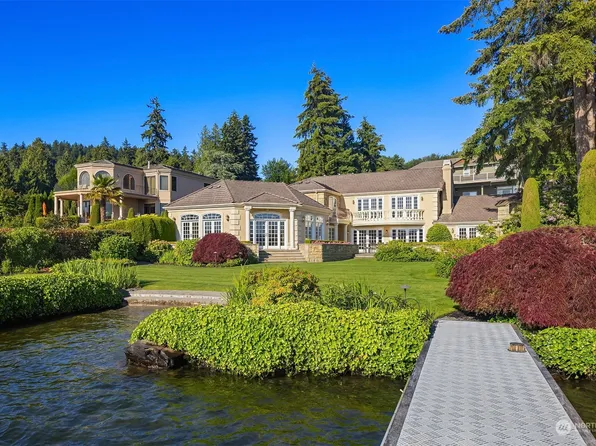 13415 Holmes Point Drive NE, Kirkland, WA 98034