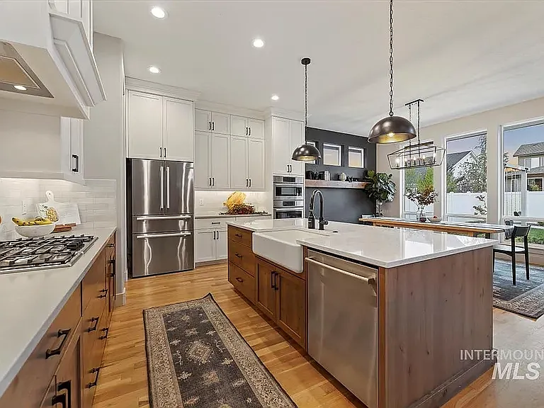 3 bed, 3.5 bath, 2789 sqft, $4,500 — Photo 3