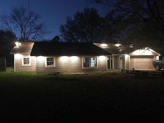 4th image of 2050 Vincent Dr