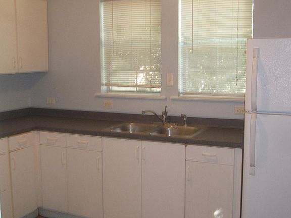 4th image of 551 Harvey St APT A