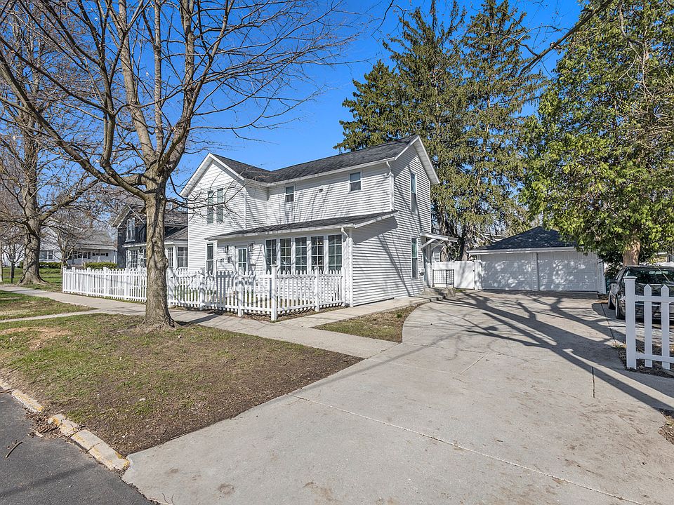 2 bedroom/1 bath, main floor apartment with large deck, private yard and 1 car garage.