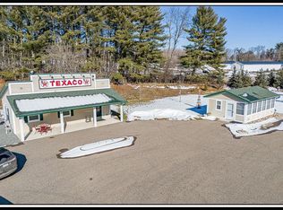 619 N Main St, Iola, WI 54945