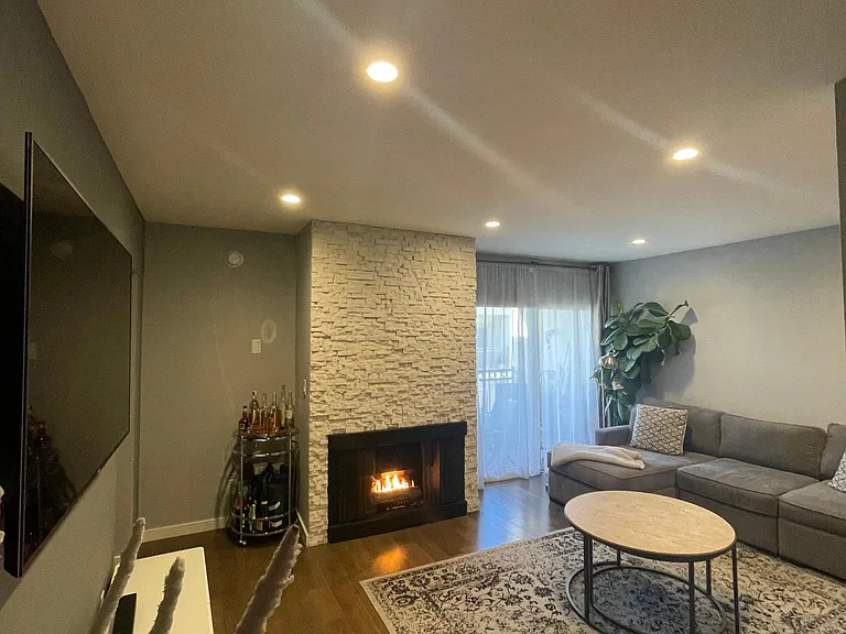 141 S Clark Dr #412 — Photo 3