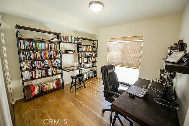 7133 Hawthorn Ave #202 — Photo 13