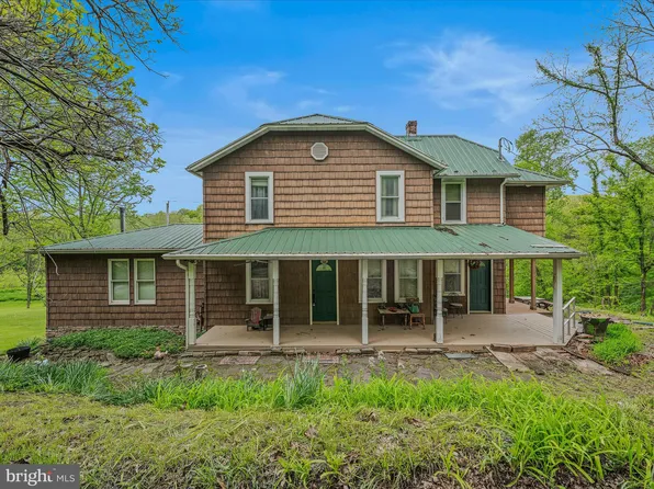 326 Doe Gully Rd, Great Cacapon, WV 25422