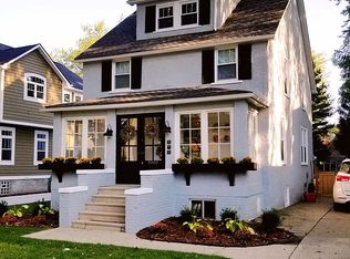 272 Ridgemont Rd, Grosse Pointe Farms, MI 48236