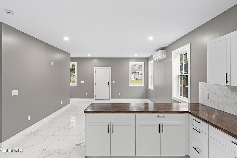 3rd image of 29 Marshall Avenue