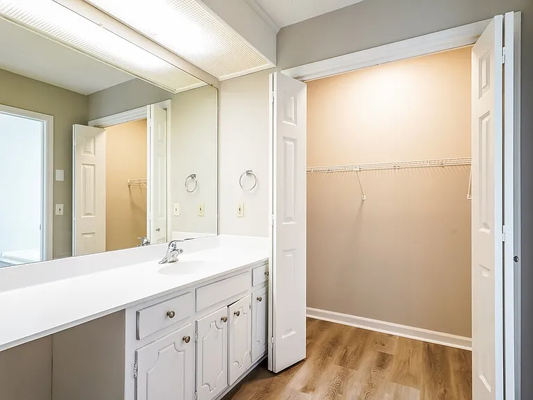 905 Traceton Ct — Photo 11