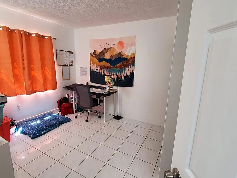 Guess Room 2