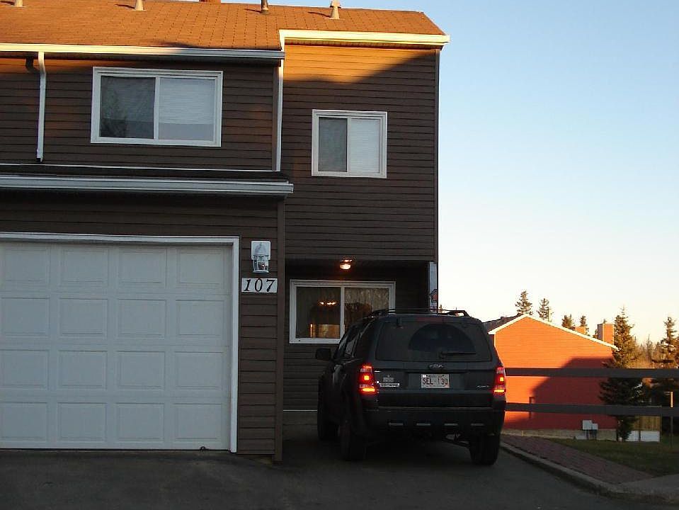 1st image of 107 Acacia Dr