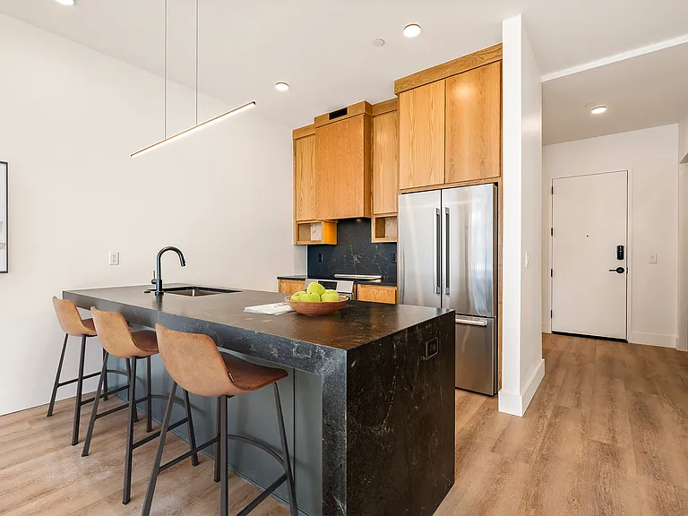 905 SE 4th St #106 — Photo 8