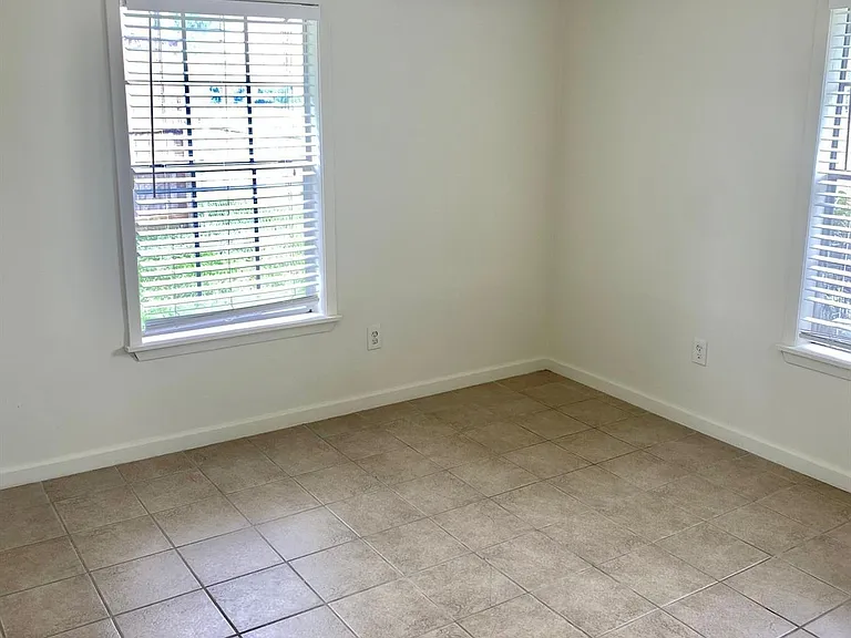 512 Wilmington Dr — Photo 11